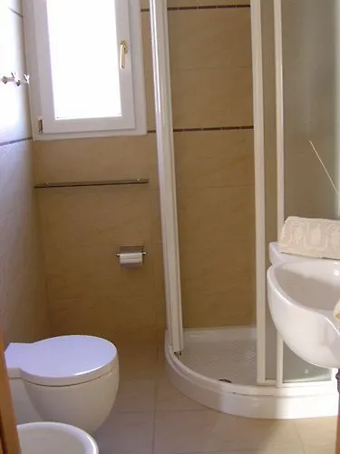 Ξενοδοχείο Camelia 2*